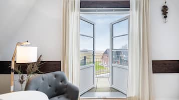 TV, DVD player, stereo