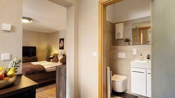 1 chambre, fer et planche Ă repasser, Wi-Fi gratuit, draps fournis