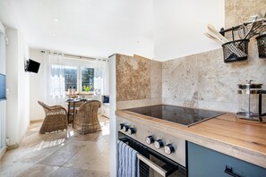 Refrigerador, horno, placa de cocina, lavavajillas