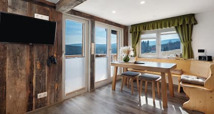 Chalet 'Fenzl' con vistas a la montaña, terraza privada y Wi-Fi