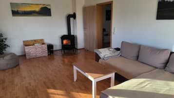 TV, fireplace, stereo