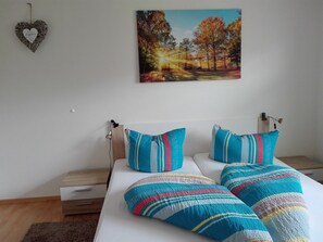 2 bedrooms, iron/ironing board, free WiFi, bed sheets