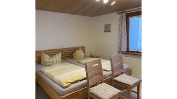 2 Schlafzimmer, BĂŒgeleisen/BĂŒgelbrett, kostenloses WLAN, BettwĂ€sche