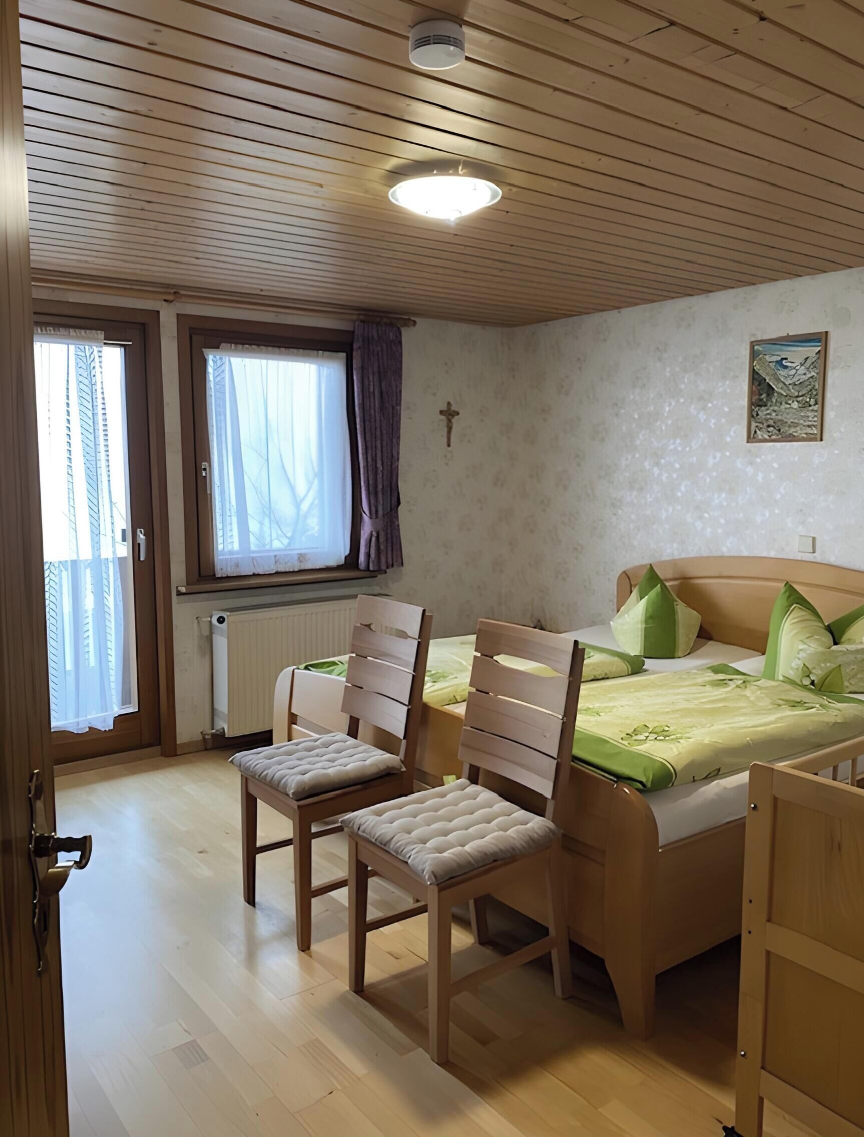 2 dormitorios, tabla de planchar con plancha, wifi gratis y ropa de cama