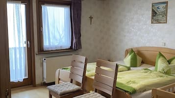 2 dormitorios, tabla de planchar con plancha, wifi gratis y ropa de cama