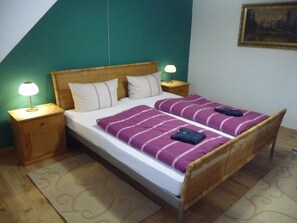 2 bedrooms, iron/ironing board, free WiFi, bed sheets