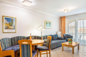 TV - Apartment 'Europa' with Shared Garden, Balcony and Wi-Fi (Bad Füssing)