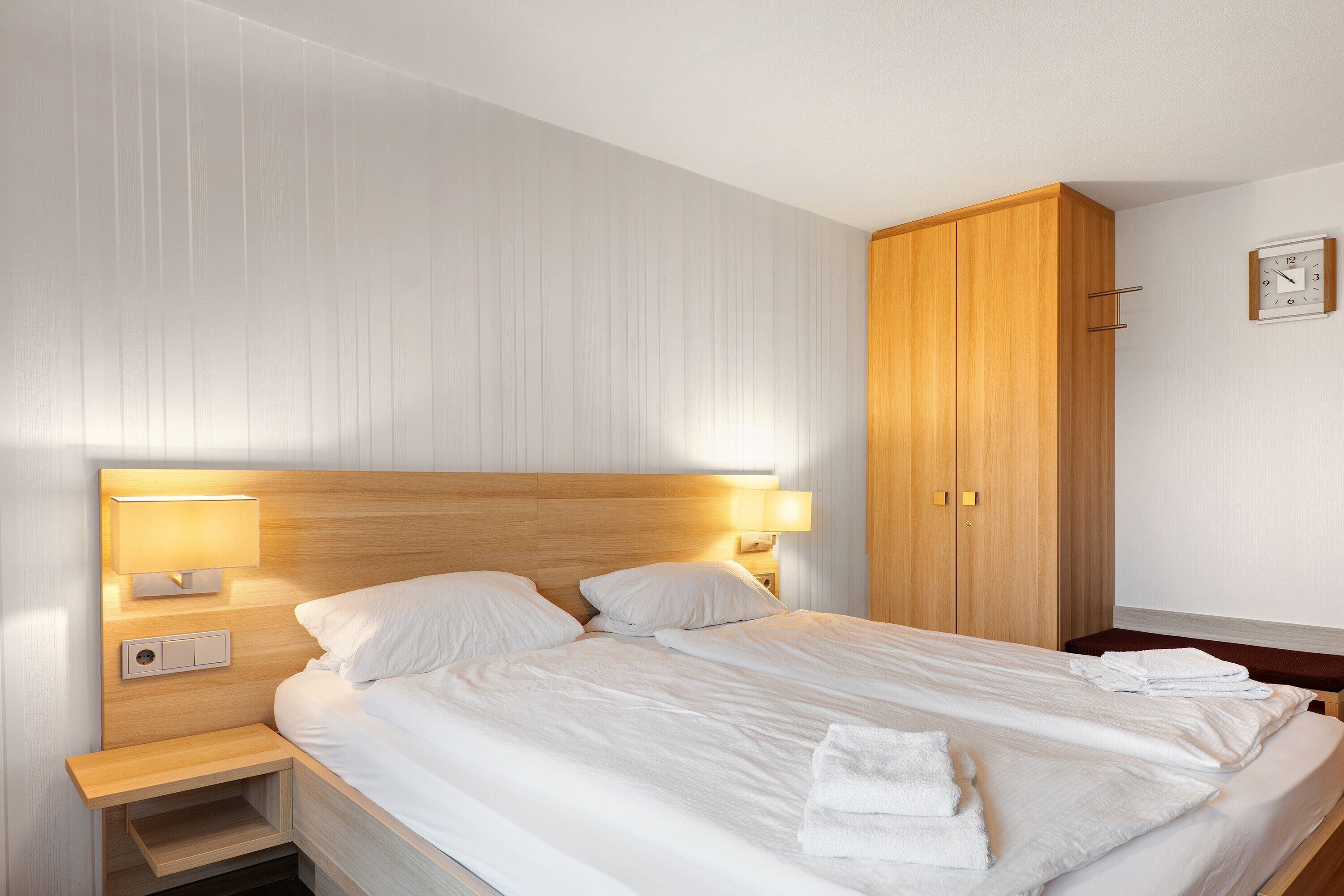 1 slaapkamer, een strijkplank/strijkijzer, gratis wifi, beddengoed