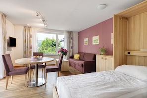 1 dormitorio, tabla de planchar con plancha, wifi gratis y ropa de cama