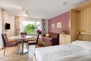 1 dormitorio, tabla de planchar con plancha, wifi gratis y ropa de cama