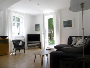 Télévision, chaîne hi-fi