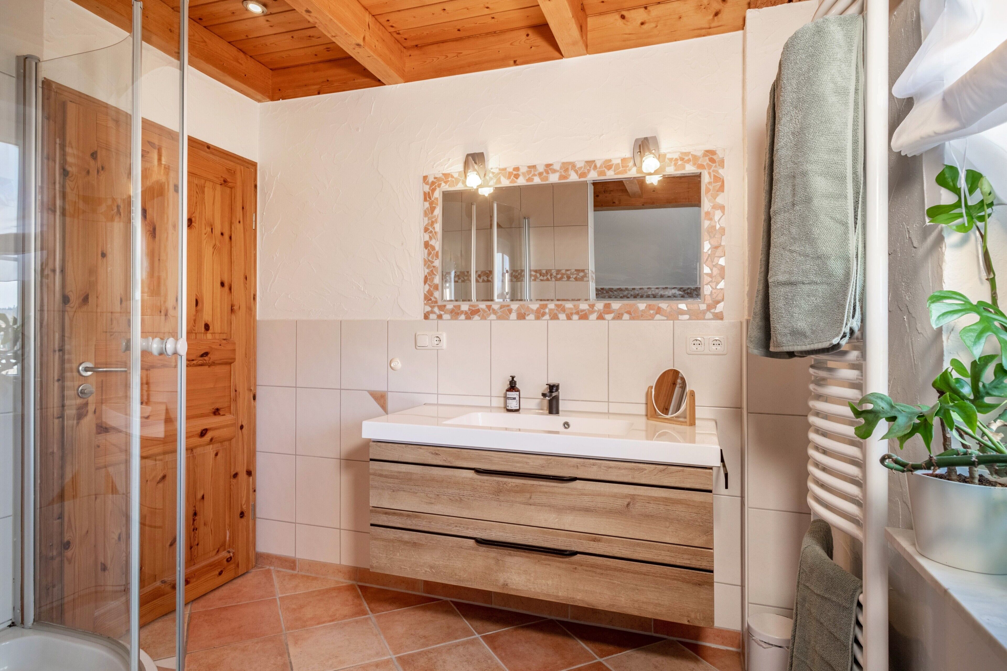 Een douche, een haardroger, handdoeken