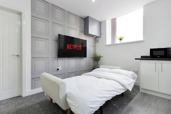 2 bedrooms, iron/ironing board, free WiFi, bed sheets