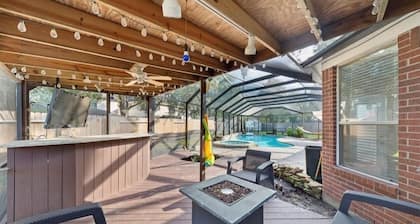 Spacious 4-bedroom Spa Pool Enclosure king bed Safe Peaceful Houston