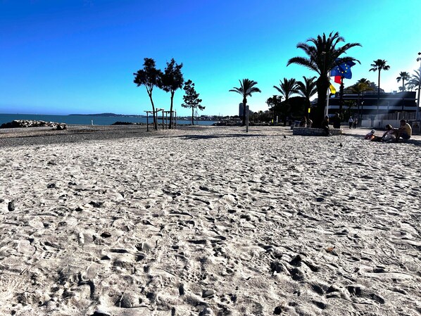 Beach - 5 minutes from the sea (Villeneuve-Loubet)