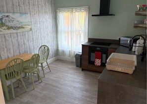 Private kitchen - Cosy 2-bed apartment near Haleston.
Pet-Friendly! (Alburgh)