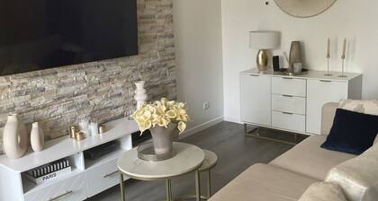 A cozy apartment close to transport links for your Idf escapades.