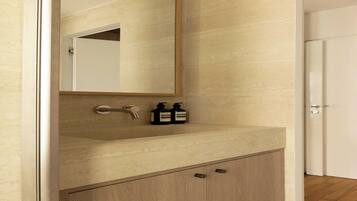 Douche, sèche-cheveux, serviettes fournies