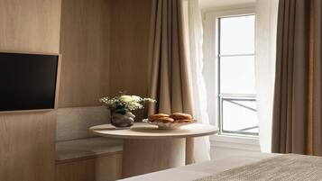 1 chambre, bureau, fer et planche à repasser, Wi-Fi gratuit