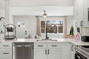 Fridge, microwave, oven, stovetop - Modern Family Friendly Escape|Central|5-Bedroom (Denver)