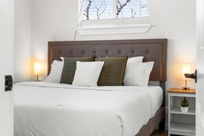 5 bedrooms, desk, iron/ironing board, travel cot