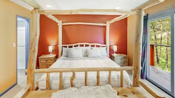 5 bedrooms, desk, iron/ironing board, travel cot