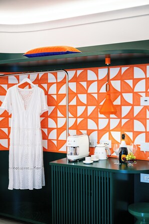 Deluxe Double Room, Balcony, City View | Wardrobe