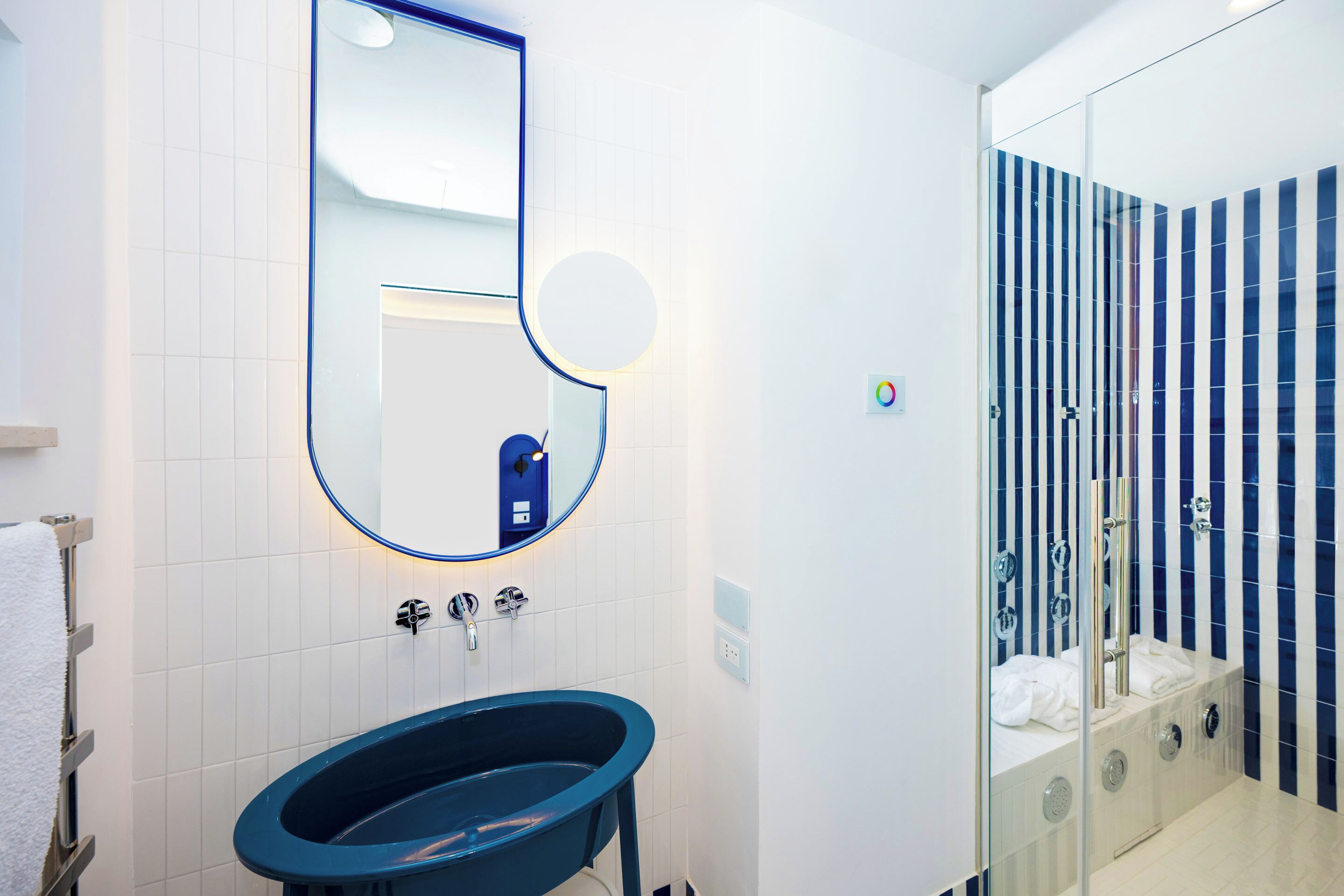 Junior Suite, Balcony, City View | Bathroom | Bathrobes, slippers