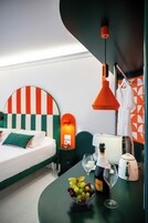 Quarto casal luxo, sacada, vista para a cidade | Comodidades do quarto