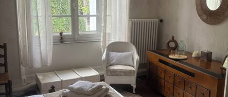 2 chambres, fer et planche Ă repasser, Wi-Fi, draps fournis