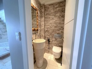 Bathroom - Glyfada 4BDR Penthouse Gia (Glyfada)