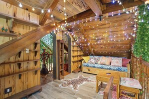 Fernseher, Kamin, Arbeitsbereiche