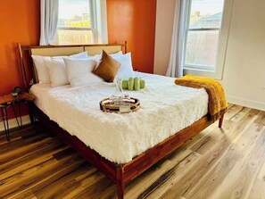2 habitaciones, tabla de planchar con plancha, cuna de viaje y wifi