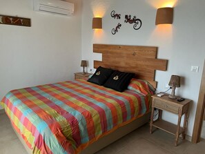 2 bedrooms, iron/ironing board, WiFi, bed sheets - VILLA JULIETA (TEULADA)