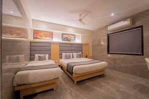 Chambre Familiale | Bureau, Wi-Fi gratuit, draps fournis