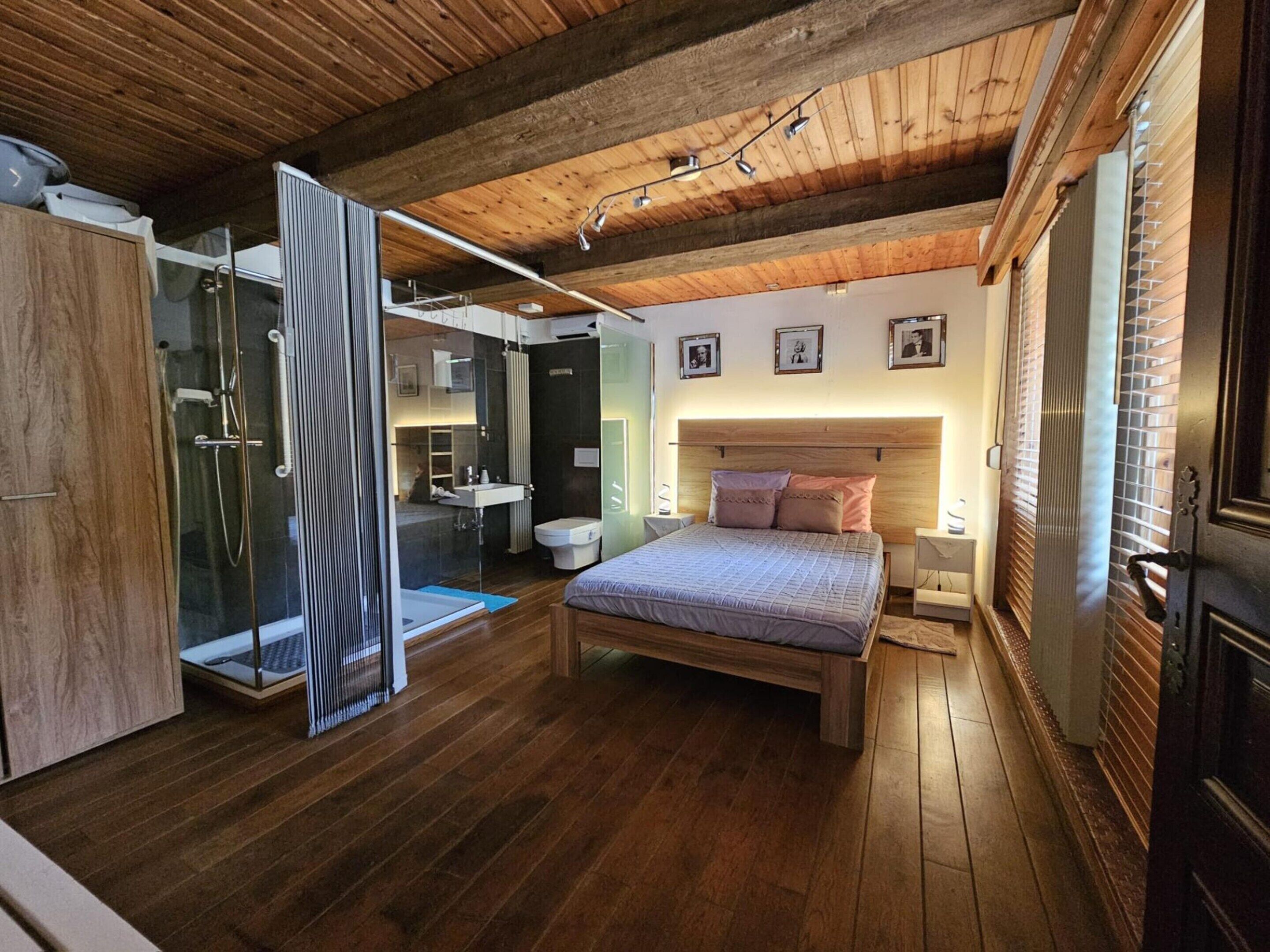 House | 2 bedrooms, bed sheets