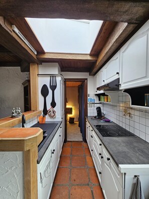 House | Private kitchen - Farmhouse in Belgium With Lush Garden Retreat (Hastiere)