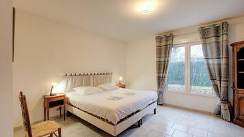 3 chambres, fer et planche Ă repasser, Wi-Fi gratuit, draps fournis