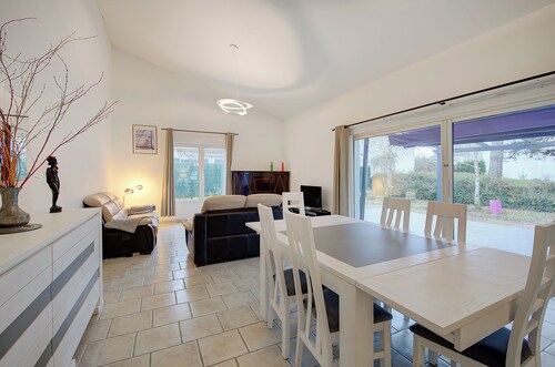 Grande maison lumineuse 6 personnes - Cour fermée pour 3 véhicules - Terrasse
