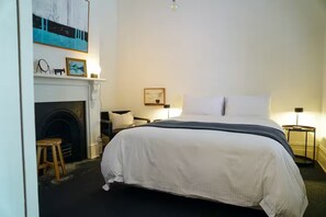 4 bedrooms, desk, iron/ironing board, WiFi
