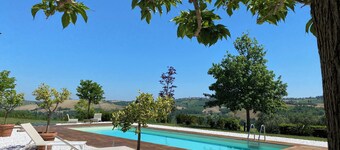 Marche country house with pool in a wonderful location
