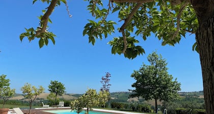 Marche country house with pool in a wonderful location