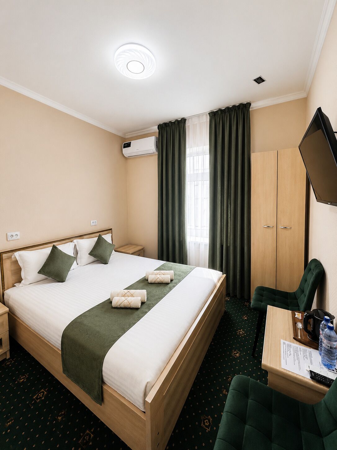 Basic Double Room | Desk, laptop workspace, blackout drapes, iron/ironing board