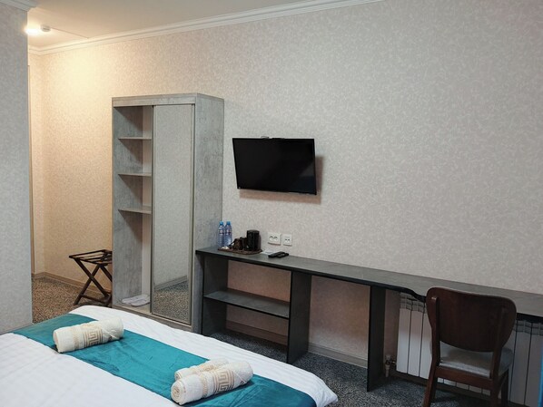 Double Room | Desk, laptop workspace, blackout drapes, iron/ironing board