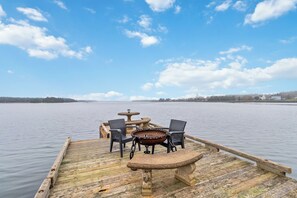 Terrace/patio - Hot tub & spectacular ocean view! Cozy hideaway (Lunenburg)