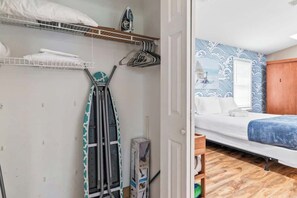 Iron/ironing board, free WiFi, bed sheets