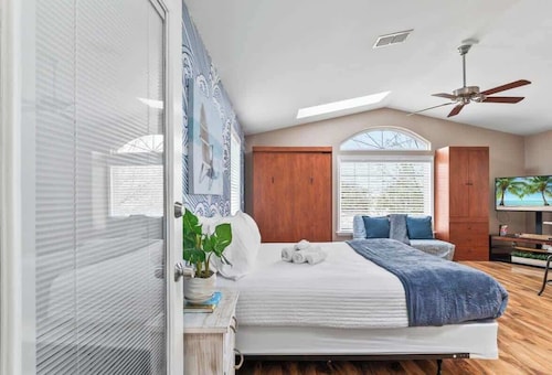 Sunshine Hideaway | Team Joseph Ellen