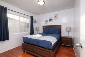 5 bedrooms, desk, iron/ironing board, free WiFi