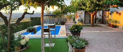 屋外ダイニングエリア