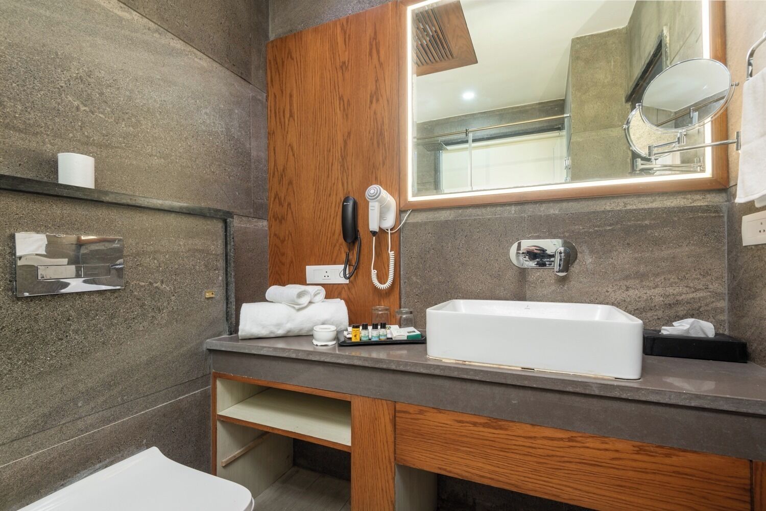 Luxury Triple Room, Balcony, Mountain View | Bathroom | Shower, free toiletries, hair dryer, towels